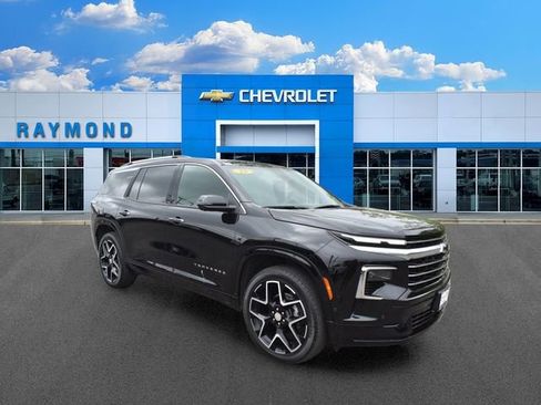 New 2025 Chevrolet Traverse High Country w/ LPO, Floor Liner Package FWD image 11