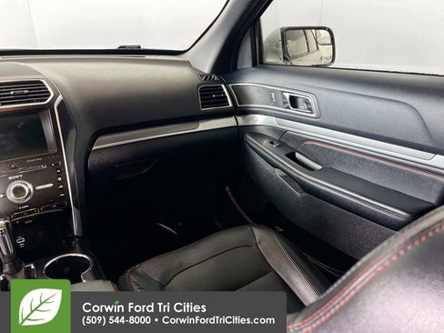 Used 2016 Ford Explorer Sport image 28