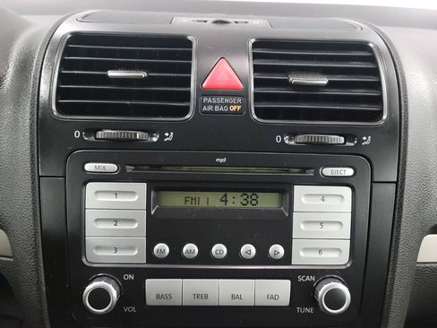 Used 2008 Volkswagen Rabbit S FWD image 17