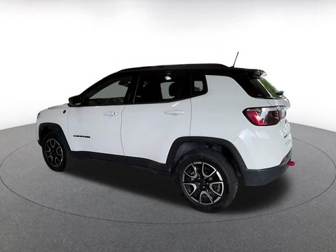 Used 2025 Jeep Compass Trailhawk AWD/4WD image 8
