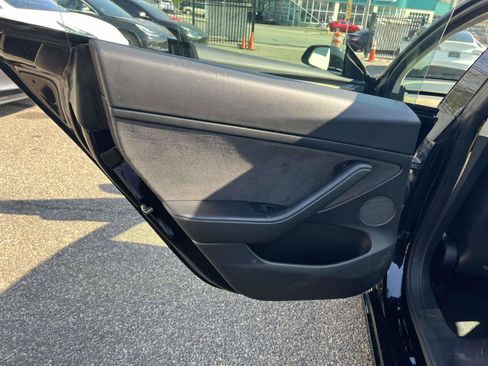 Used 2021 Tesla Model 3 Standard Range Plus RWD image 16