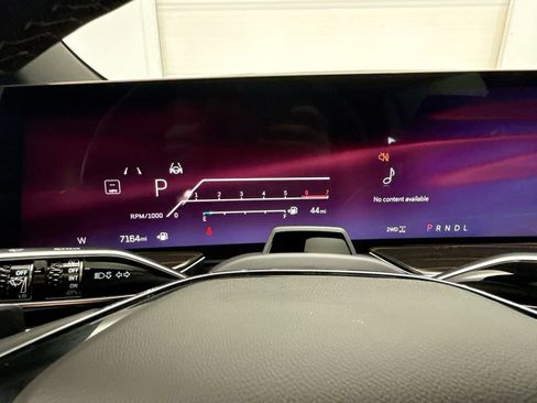 Used 2026 Cadillac Escalade Luxury AWD/4WD image 33