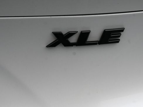 Used 2023 Toyota Venza Nightshade AWD/4WD image 7