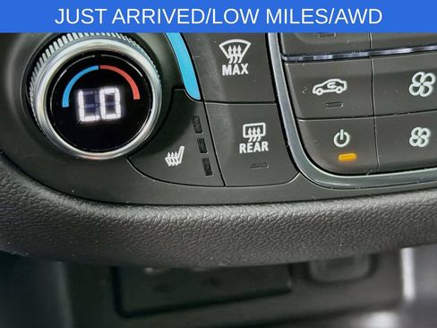 Used 2024 Chevrolet Equinox LT AWD/4WD image 19