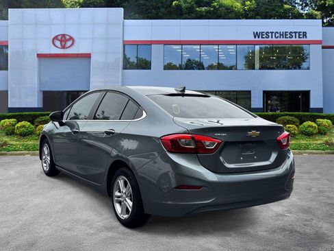 Used 2018 Chevrolet Cruze LT w/ Convenience Package FWD image 5