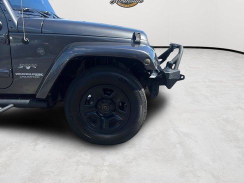 Used 2018 Jeep Wrangler Unlimited Sahara AWD/4WD image 28