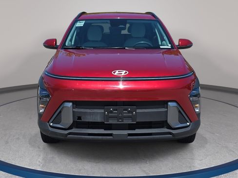Used 2024 Hyundai Kona SEL AWD/4WD image 2