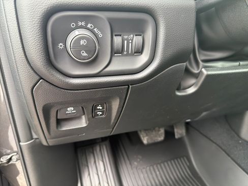 New 2026 RAM 1500 4x4 Crew Cab image 23