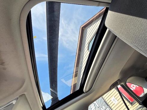 Used 2023 Toyota RAV4 XLE image 30