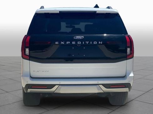 Used 2025 Ford Expedition Platinum AWD/4WD image 5