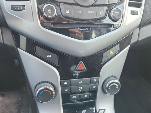 Used 2016 Chevrolet Cruze LT image 15