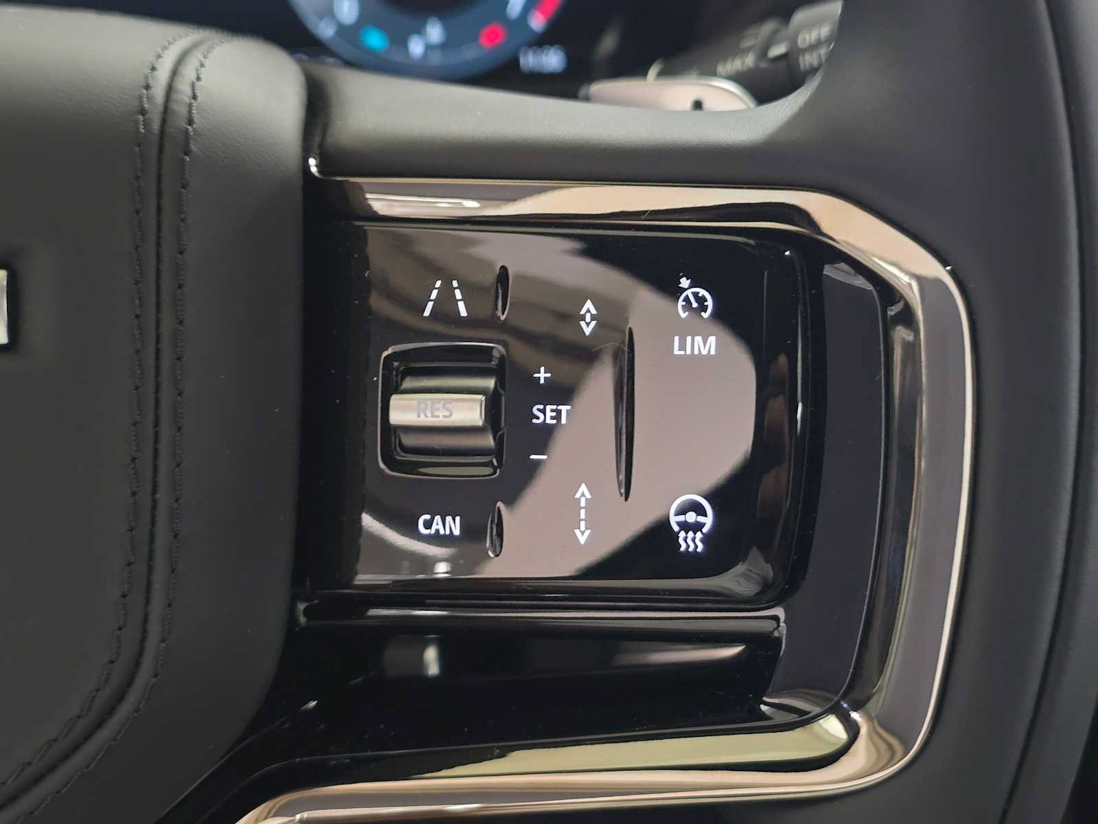 New 2026 Land Rover Range Rover Velar S AWD/4WD image 31