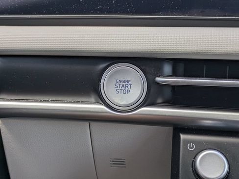 Certified 2025 Hyundai Tucson SE FWD image 27