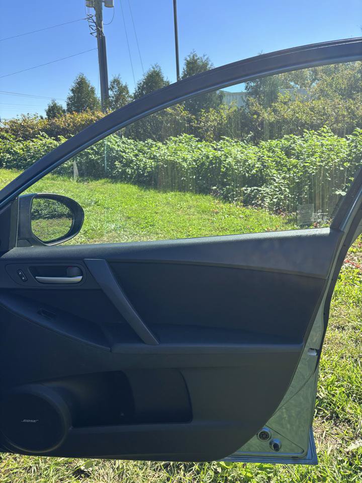 Used 2010 MAZDA MAZDA3 i Touring FWD image 26