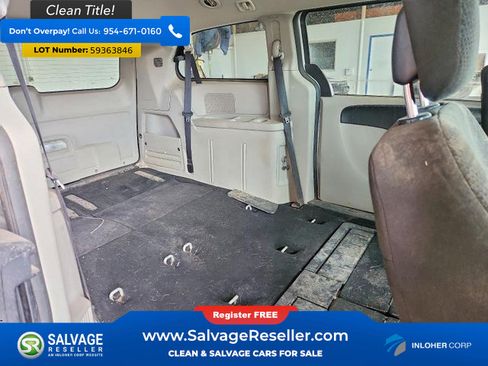 Used 2012 Dodge Grand Caravan SXT FWD image 15