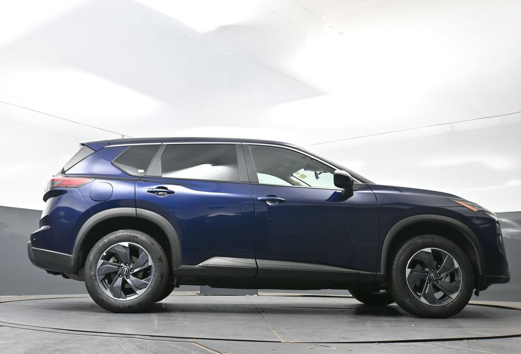 Used 2025 Nissan Rogue SV FWD image 40
