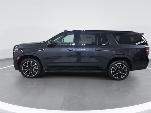 Certified 2024 Chevrolet Suburban RST w/ Luxury Package image 11