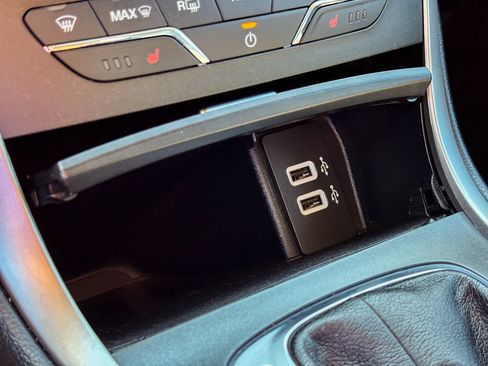 Used 2018 Ford Edge SEL w/ Equipment Group 201A AWD/4WD image 32