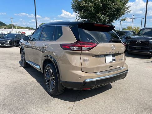 Used 2024 Nissan Rogue Platinum FWD image 2