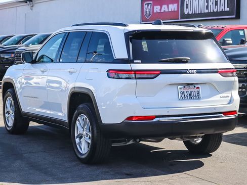 Used 2025 Jeep Grand Cherokee Laredo X RWD image 6