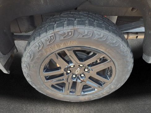 Used 2024 Chevrolet Silverado 1500 Custom Trail Boss w/ LPO, Dark Essentials Package AWD/4WD image 25