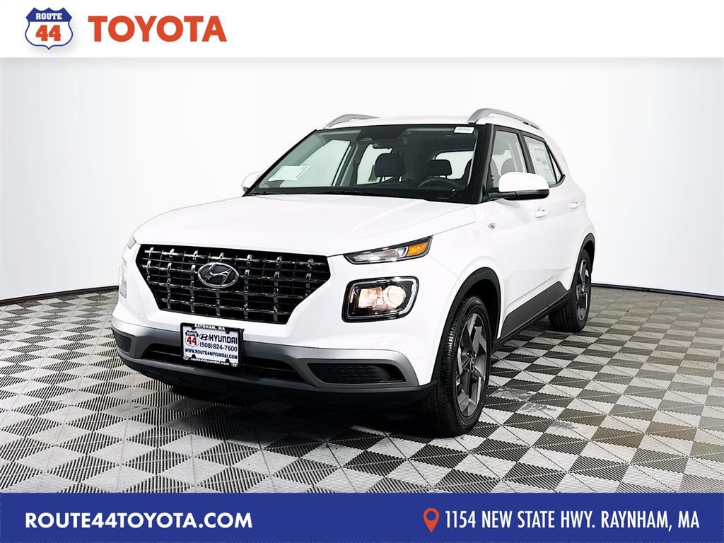 Used 2025 Hyundai Venue SEL FWD image 1