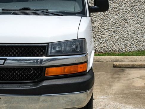 Used 2015 Chevrolet Express 2500 LT w/ LT Preferred Equipment Group image 41