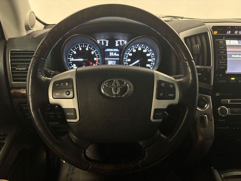 Used 2015 Toyota Land Cruiser AWD/4WD image 15