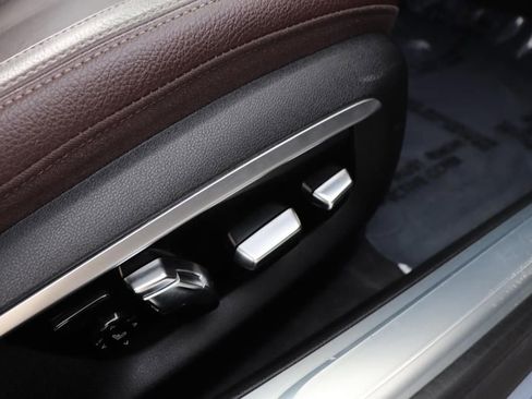 Used 2016 BMW 740i image 31
