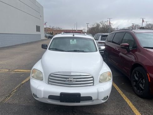 Used 2011 Chevrolet HHR LT w/ LT Preferred Equipment Group image 2