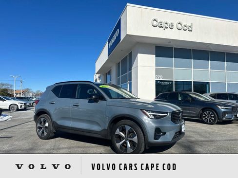 Used 2023 Volvo XC40 B5 Plus w/ Driver Assist Package image 1