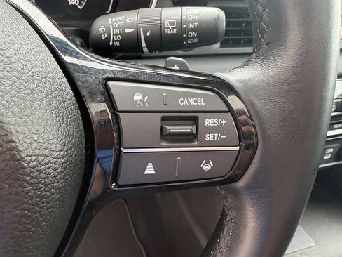 Certified 2025 Honda Pilot Touring image 15