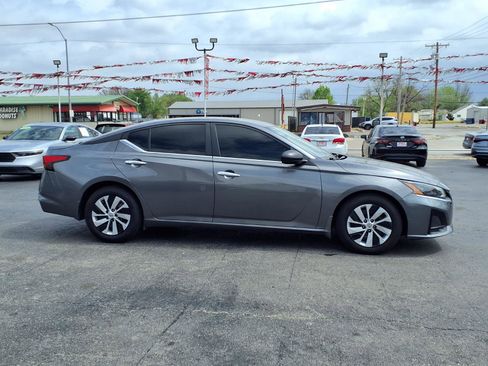 Used 2024 Nissan Altima 2.5 S image 25