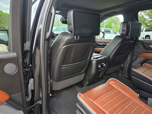 Used 2024 GMC Yukon XL Denali Ultimate AWD/4WD image 22