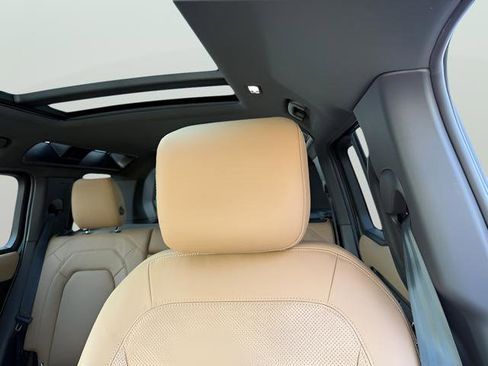 New 2026 Land Rover Defender 110 X-Dynamic SE image 20