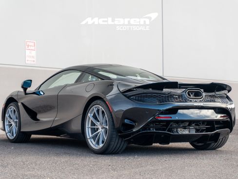 Used 2026 McLaren 750S RWD image 5