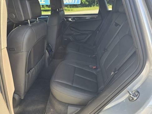 Used 2024 Porsche Macan AWD/4WD image 10