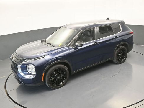 Used 2023 Mitsubishi Outlander SE image 55