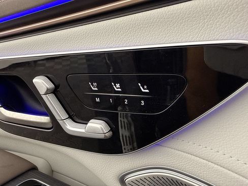 Used 2023 Mercedes-Benz EQS 580 4MATIC SUV w/ Exclusive Trim Package image 27