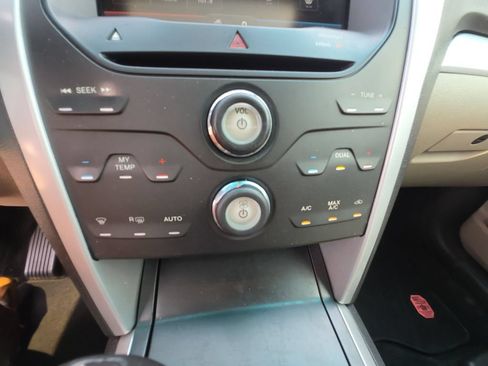 Used 2012 Ford Explorer XLT AWD/4WD image 17
