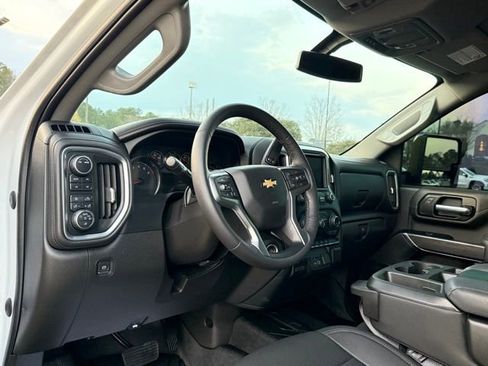 Used 2022 Chevrolet Silverado 2500 LTZ image 16