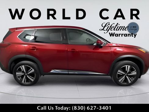 Used 2021 Nissan Rogue Platinum AWD/4WD image 2