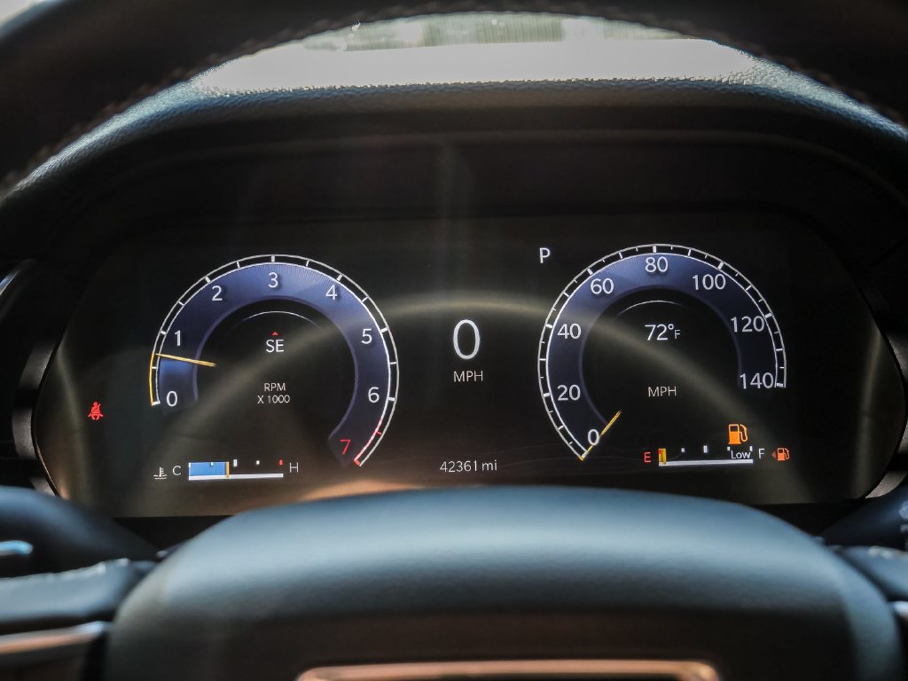 Used 2024 Jeep Grand Cherokee Altitude RWD image 39