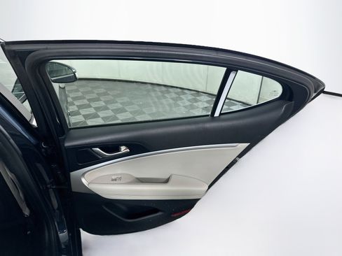 Used 2023 Genesis G70 2.0T AWD/4WD image 29