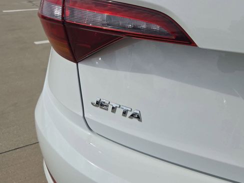 Used 2019 Volkswagen Jetta S image 11