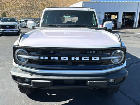 New 2025 Ford Bronco Outer Banks image 8