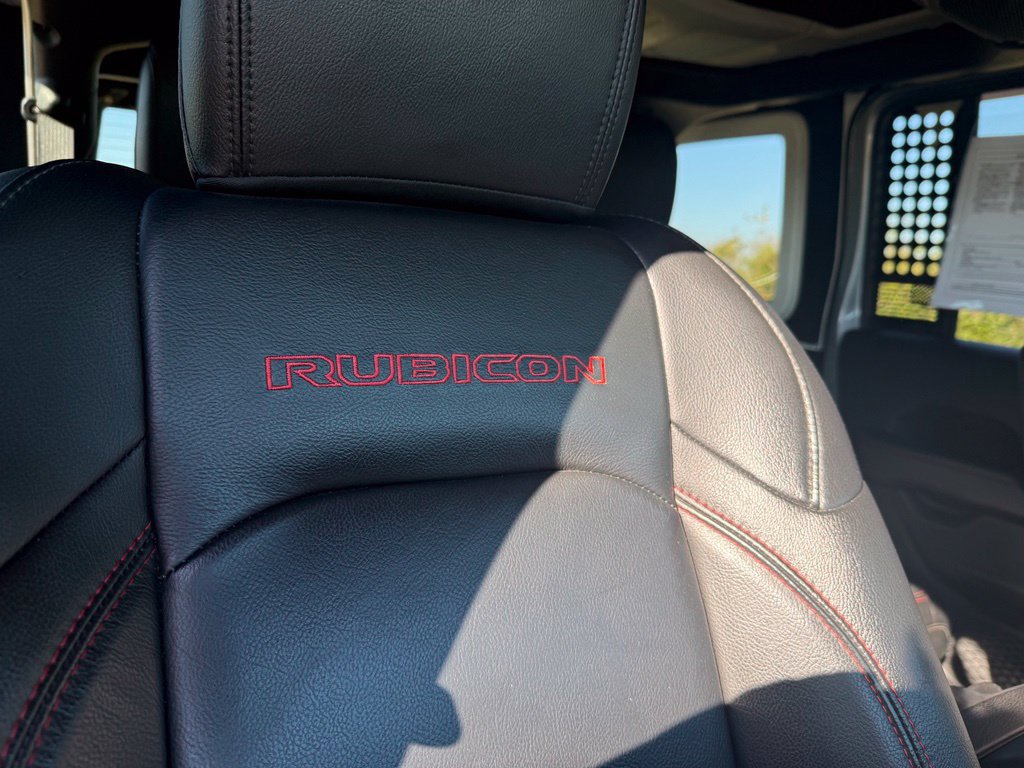 Used 2018 Jeep Wrangler Unlimited Rubicon w/ Dual Top Group AWD/4WD image 24
