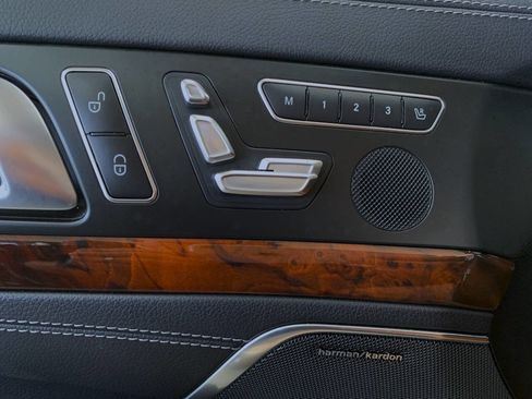 Used 2014 Mercedes-Benz SL 550 image 16