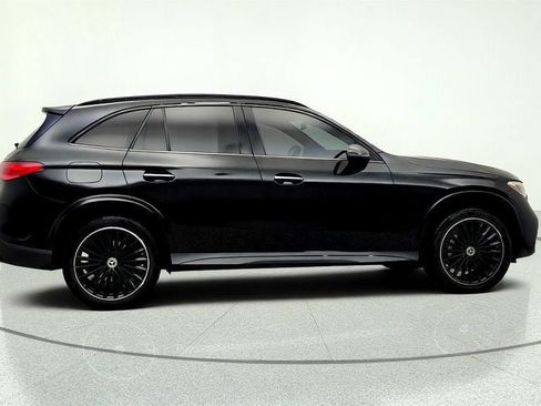 Used 2023 Mercedes-Benz GLC 300 4MATIC w/ AMG Line image 4