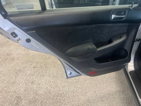 Used 2004 Honda Accord LX image 20